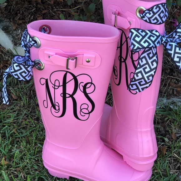 Season ending sale Custom rain boots matching 🎀 - Picture 2 of 8